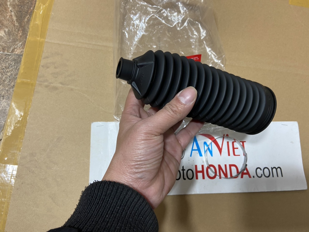 Cao su chụp bụi Rô tuyn lái trong xe Honda HRV